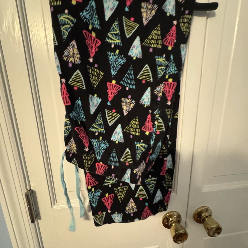 Sleep Chic Fleece Pajama Pants – Christmas Tree Print (M) Tree Patterned Pants - Picture 5 of 8